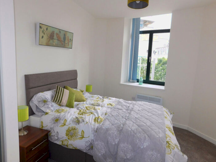 2 Bedroom Apartment To Rent In Manor Row, City Centre, Bradford, BD1