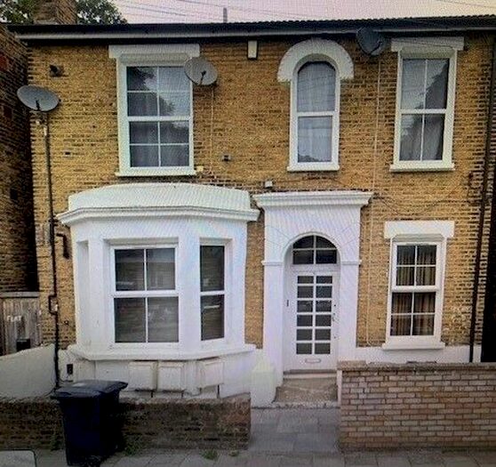2 Bedroom Flat To Rent In Hayter Road, London, SW2