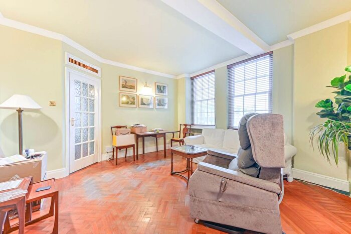 2 Bedroom Flat To Rent In Queensway, Queensway, London, W2