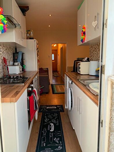 2 Bedroom Flat To Rent In Kimble Road, London, SW19