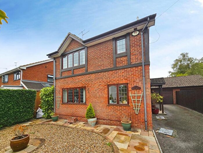 4 Bedroom Detached House For Sale In Wood Street, Ash Vale, Surrey, GU12