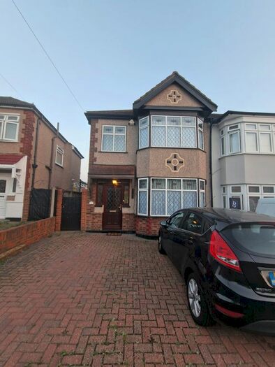 3 Bedroom Terraced House To Rent In Barton Avenue, Romford, RM7