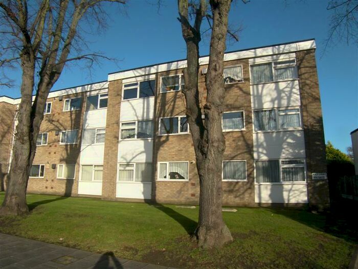 1 Bedroom Flat To Rent In Neale Court, Upminster Road, Hornchurch, RM11