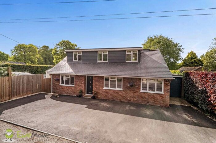 3 Bedroom Detached House For Sale In Hollybush Lane, West Heath, Baughurst, Tadley, Hampshire, RG26
