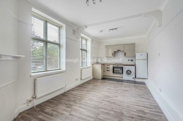 1 Bedroom Flat To Rent In Haslemere Road, London, N8
