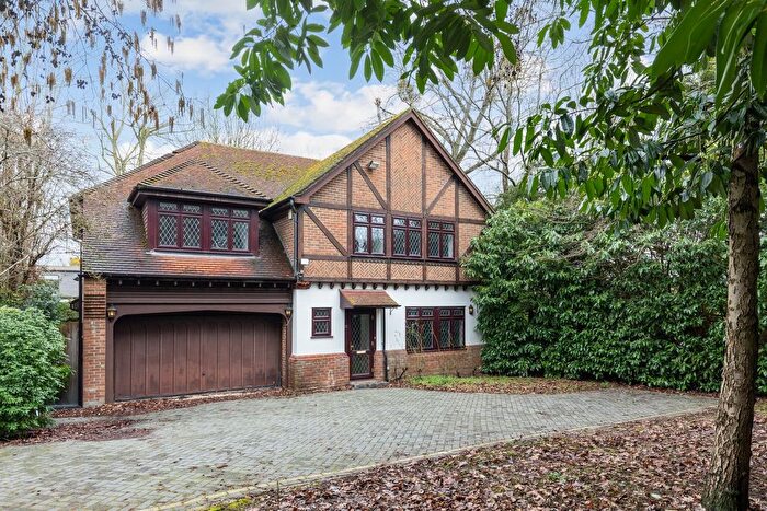 5 Bedroom Detached House To Rent In Ash Close, Stanmore, HA7