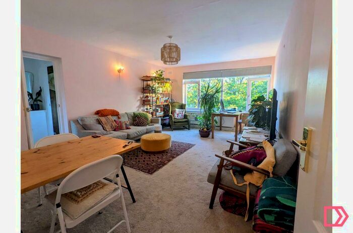 2 Bedroom Flat To Rent In Mayfair Court Fenwick Road, London, SE15