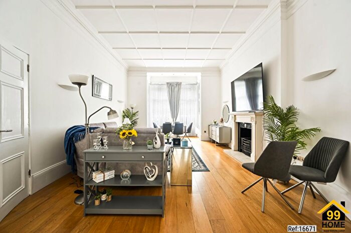 4 Bedroom Flat To Rent In Green Street, London, W1K
