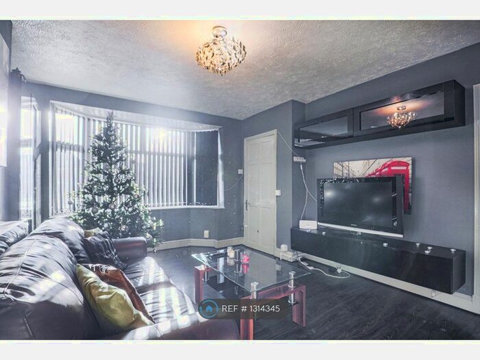 3 Bedroom Semi-Detached House To Rent In Knightthorpe Road, Loughborough LE11