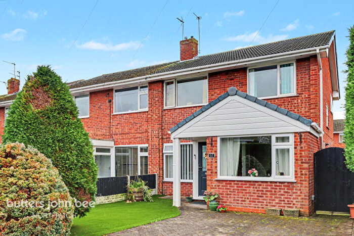 3 Bedroom Semi Detached House For Sale In Harris Road, Northwich, CW9