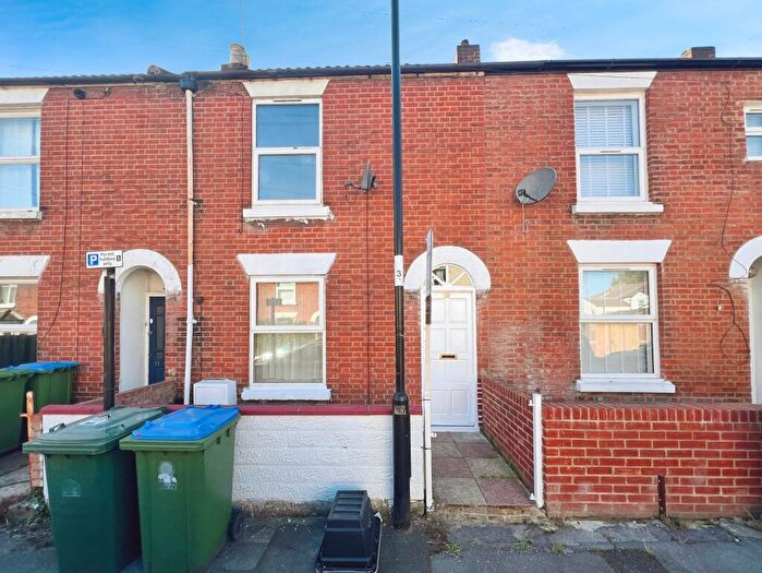 3 Bedroom Property To Rent In Castle Street, Southampton, SO14