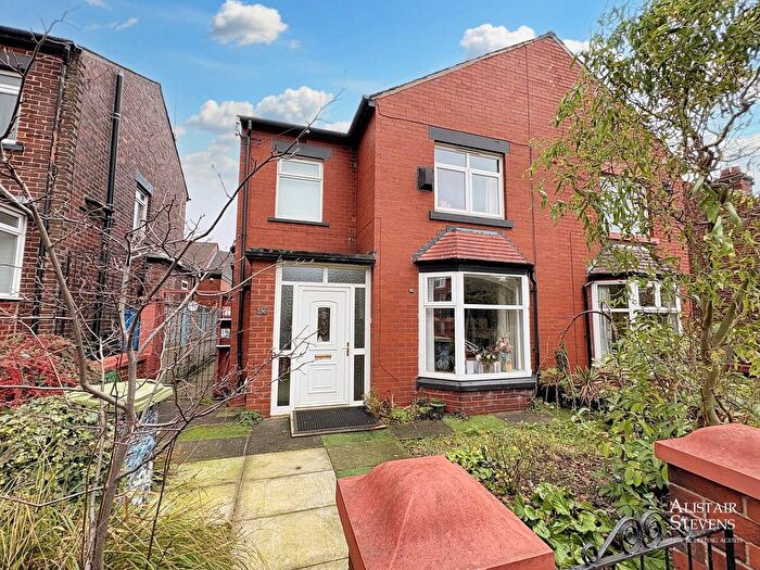 3 Bedroom Semi Detached House For Sale In Highbarn Street, Royton, OL2