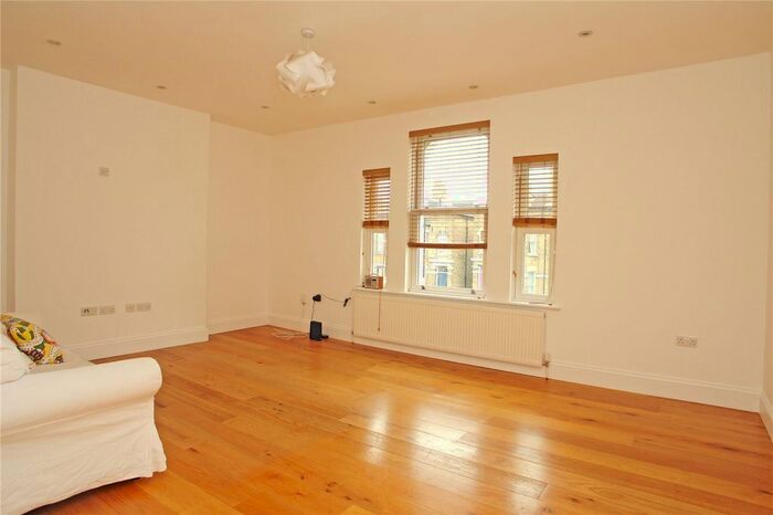 2 Bedroom Flat To Rent In Barry Road, East Dulwich, London, SE22