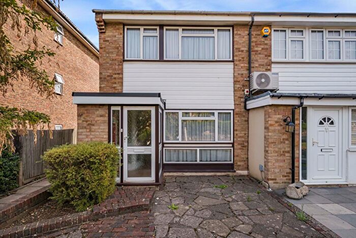3 Bedroom End Terrace House For Sale In Langford Place, Sidcup, DA14