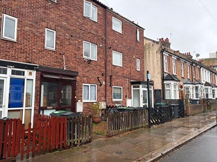 2 Bedroom Flat To Rent In Cornwall Road, Tottenham, N15