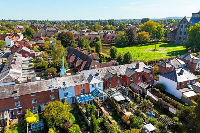 3 Bedroom Terraced House For Sale In Church Lane, Romsey, SO51