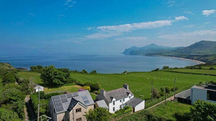 3 Bedroom Detached Bungalow For Sale In Lon Penrallt, Nefyn, Pwllheli, LL53
