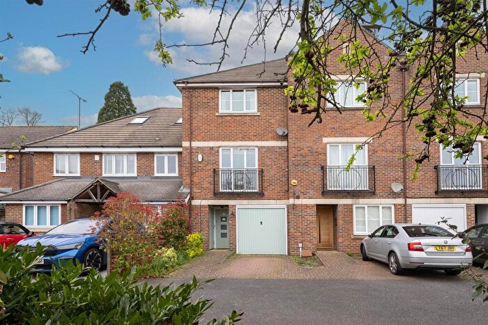 3 Bedroom Town House For Sale In Lynch Court, Princess Diana Drive, St. Albans, AL4
