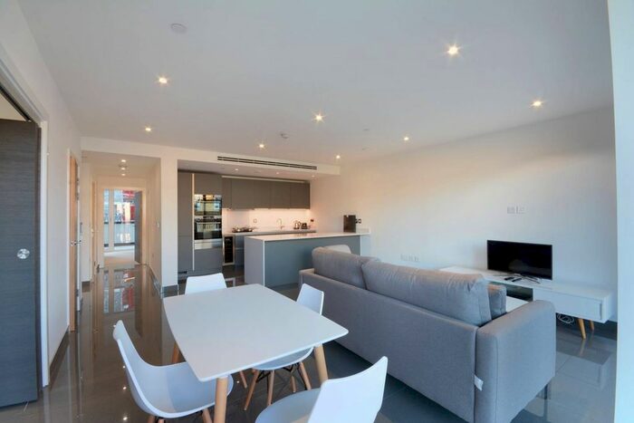 3 Bedroom Flat To Rent In Elliston Apartments, Glade Path, Southwark, London, SE1