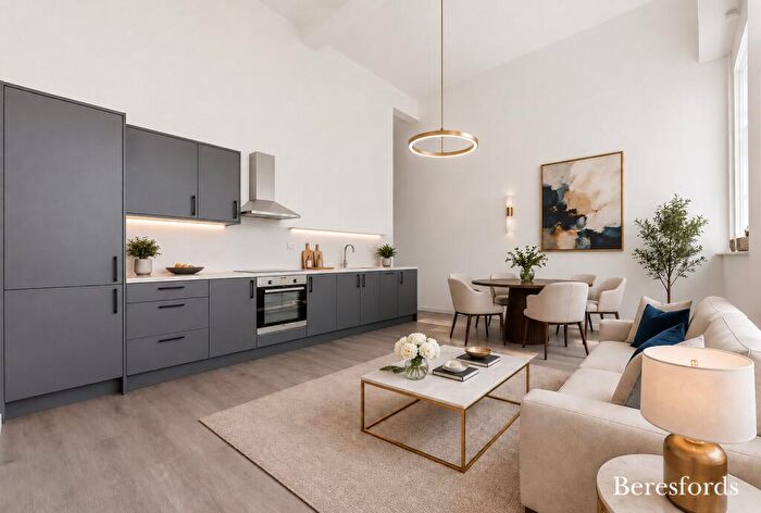2 Bedroom Apartment For Sale In Warners Mill, Silks Way, Braintree, CM7
