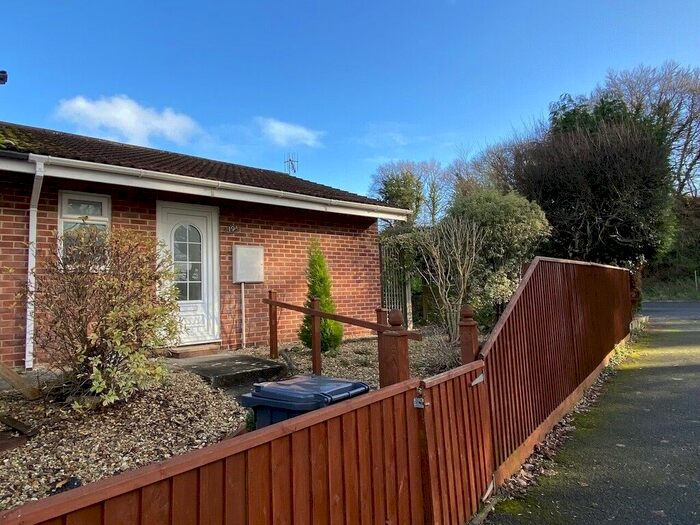 1 Bedroom Bungalow To Rent In Roman Way, Honiton, EX14