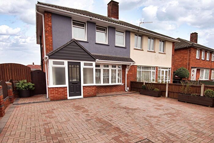 3 Bedroom Semi-Detached House For Sale In Rowner Lane, Gosport, PO13