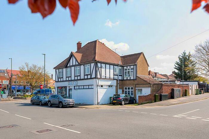 3 Bedroom Apartment To Rent In Kingston Road, Epsom, KT19