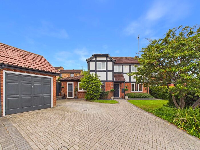 4 Bedroom Detached House For Sale In Egremont Drive, Lower Earley, RG6