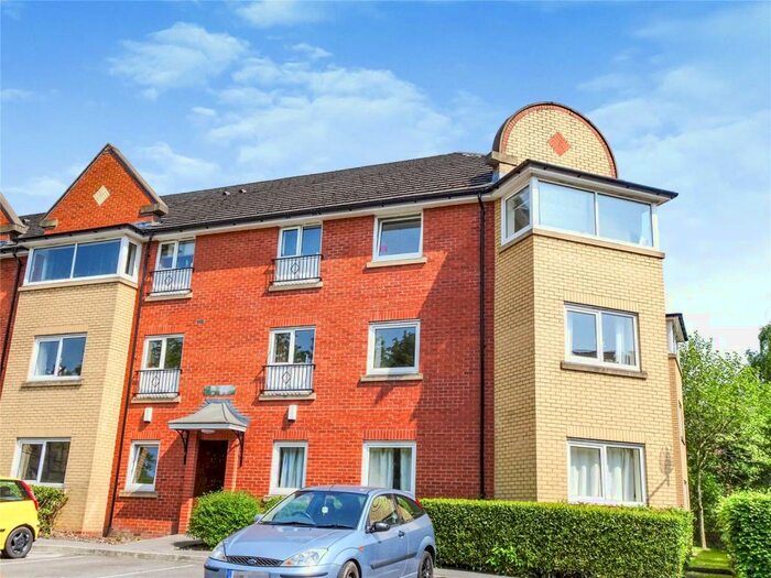 3 Bedroom Flat To Rent In Whiteoak Road, Fallowfield, Manchester, M14
