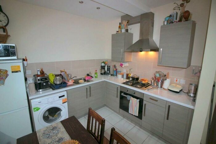 1 Bedroom Flat To Rent In Romford Road, London, E7