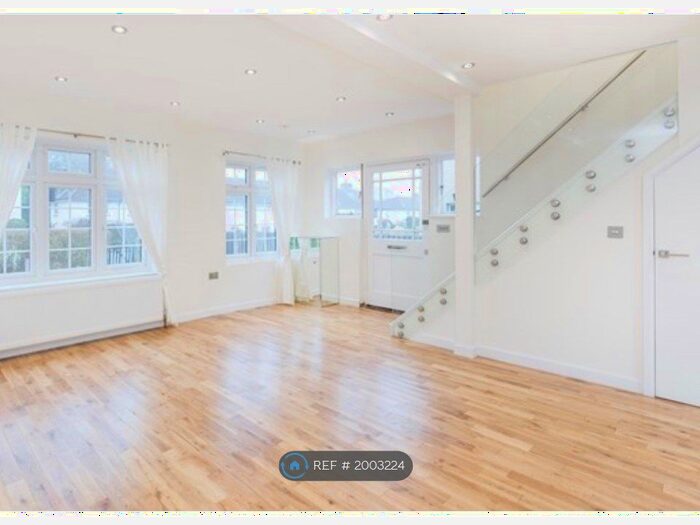 3 Bedroom Semi-Detached House To Rent In Halliwick Road, London, N10