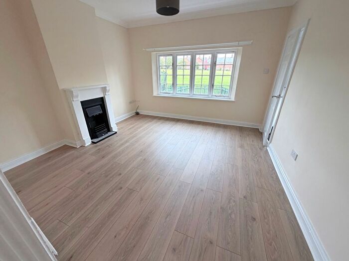 3 Bedroom Semi-Detached House To Rent In Model Village, Creswell, S80