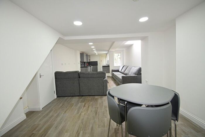 7 Bedroom House To Rent In Minny Street, Cathays, CF24