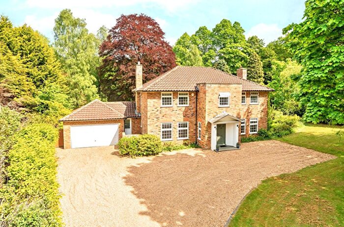 5 Bedroom Detached House For Sale In Churt, Farnham, Surrey, GU10