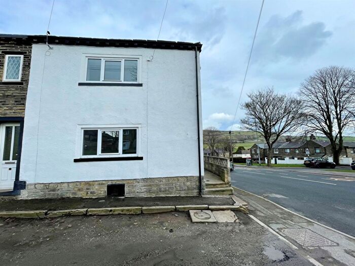 2 Bedroom End Terrace House For Sale In Nursery Lane, Halifax, HX3