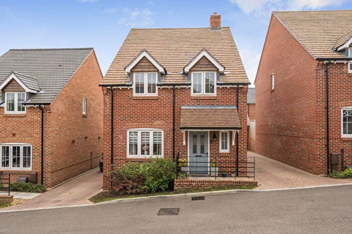 4 Bedroom Detached House For Sale In Alder Grove, Waterlooville, PO8