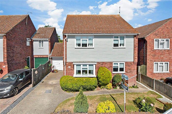 4 Bedroom Link Detached House For Sale In Elm Wood West, Whitstable, Kent, CT5