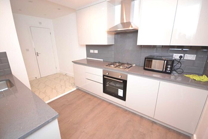 4 Bedroom Terraced House To Rent In St Edwards Road, Reading, RG6