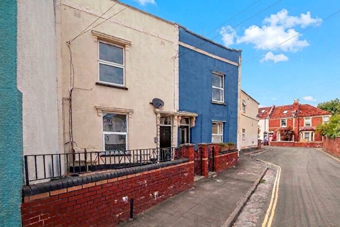 1 Bedroom Flat For Sale In Sandbed Road, Bristol, BS2