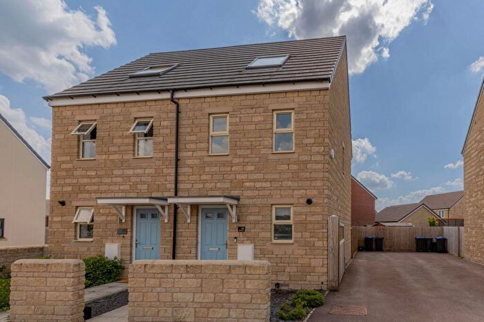 3 Bedroom Semi-Detached House For Sale In Sillars Green, Malmesbury, SN16