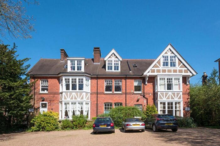 1 Bedroom Flat To Rent In Doods Road, Reigate, RH2