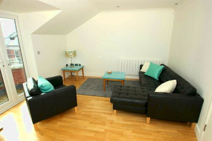 2 Bedroom Flat To Rent In The Hall, Allerton Hill Chapel Allerton, Leeds, LS7