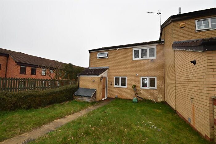 3 Bedroom House To Rent In Braemar Close, Stevenage, SG2