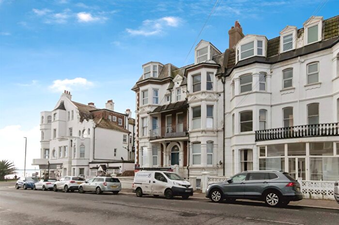2 Bedroom Flat For Sale In Sea Road, Bexhill-On-Sea, TN40