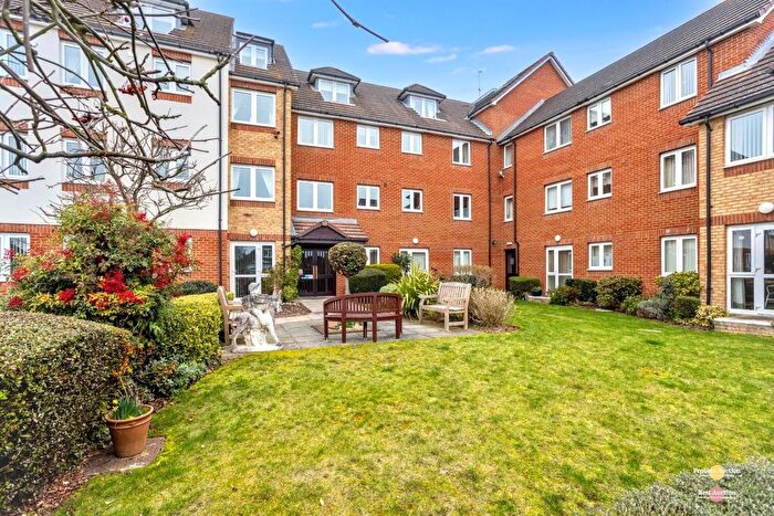 2 Bedroom Semi Detached House For Sale In Flat Collier Court, Crammavill Street, Grays, Essex, RM16