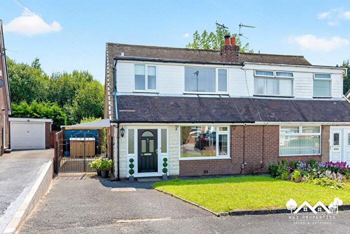3 Bedroom Semi Detached House For Sale In Pickering Fold, Blackburn, BB1