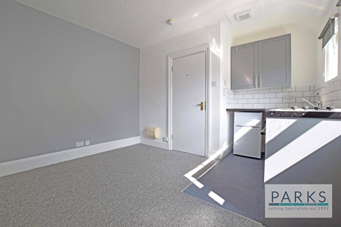 Apartment To Rent In Westbourne Villas, Hove, East Sussex, BN3