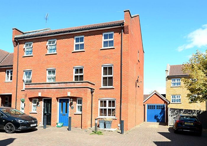 4 Bedroom House To Rent In Mendip Way Stevenage, SG1