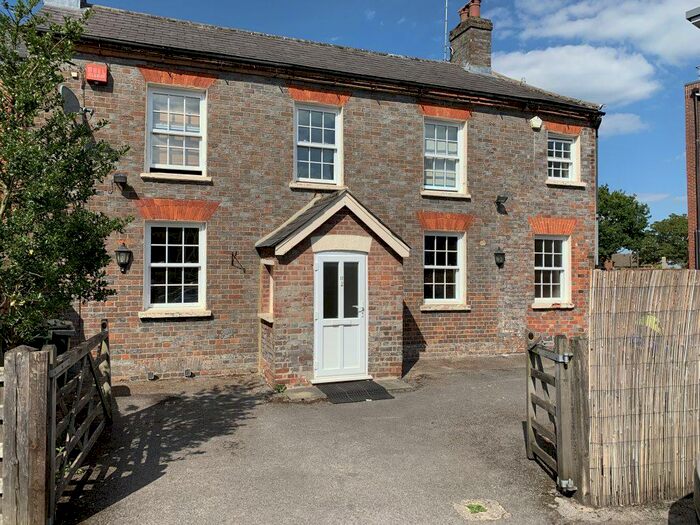 2 Bedroom Detached House To Rent In Oxford Road Newbury, RG14