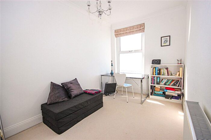 2 Bedroom Flat For Sale In East Walk, Seaton, Devon, EX12